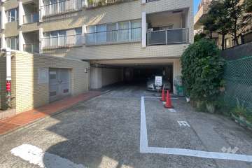 駐車場の出入り口　