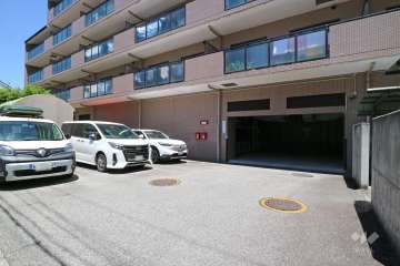 敷地内駐車場（屋外平面式・屋内機械式）