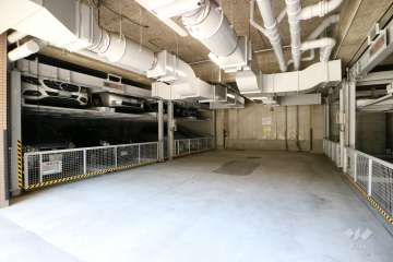 敷地内駐車場（屋内機械式）