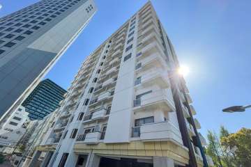 元赤坂タワーズの外観(北東側から)