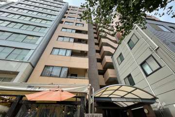 高輪サンハイツの外観（東側から）