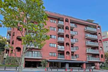 マノー乃木坂の外観（南側から）