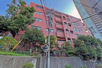 マノー乃木坂の外観（北西側から）