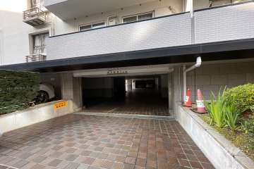 駐車場の出入り口