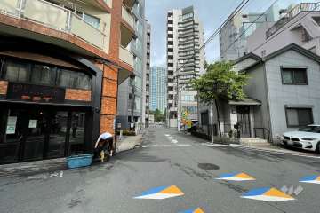 敷地南側の前面道路