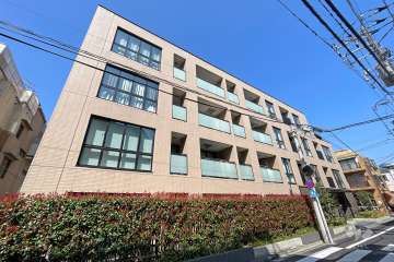サンウッド三田綱町の外観（南東側から）