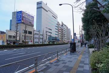敷地東側の前面道路