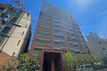 プラウド赤坂の外観（西側から）