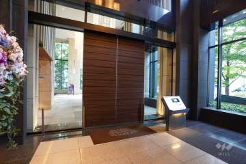 エントランスはオートロック付きです。