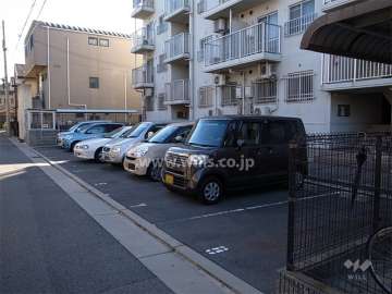 敷地内駐車場（屋外平面式）