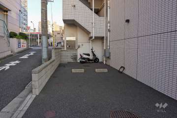 敷地内駐車場（屋外平面式）