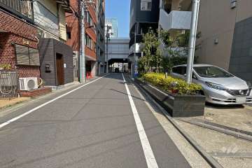 敷地の北西側道路