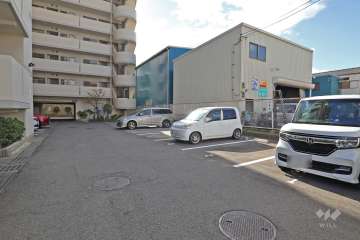 敷地内駐車場（屋外平面式）