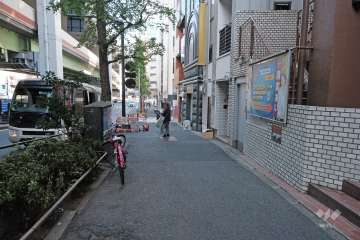 敷地北側の前面道路