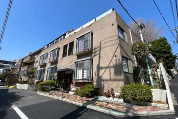 南麻布ロイヤルハイツの外観（南東側から）