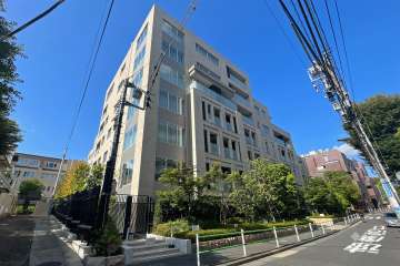 ザパークハウス南青山の外観（南側から）