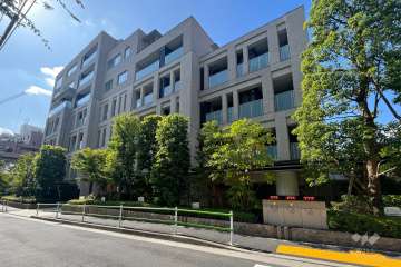 ザパークハウス南青山の外観（東側から）