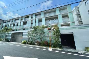 プラウド白金台の外観（北側から）