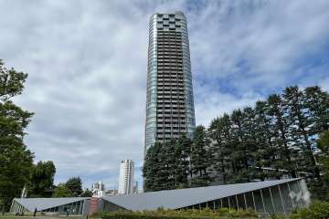 パークコート赤坂檜町ザタワーの外観（南東側）