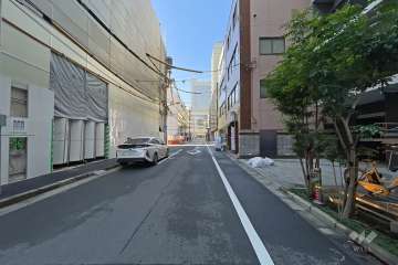 敷地東側の前面道路