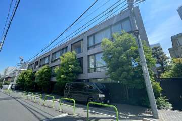 プラウド六本木の外観（南西側から）