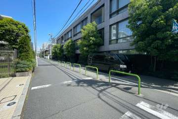 敷地北西側の前面道路