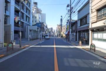 敷地北側の前面道路