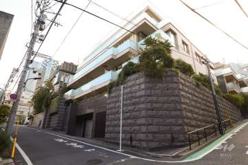マンションロイヤルシーズン赤坂の外観（北側から）
