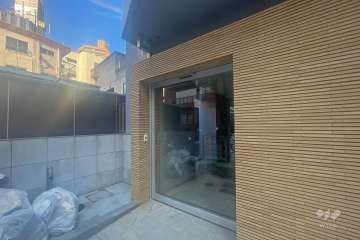 駐輪場の出入口（オートロック付き）
