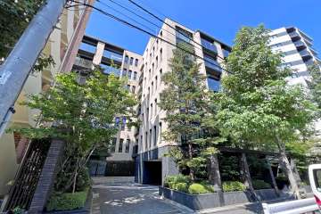 ザパークハウス麻布外苑西通りの外観（南東側から）