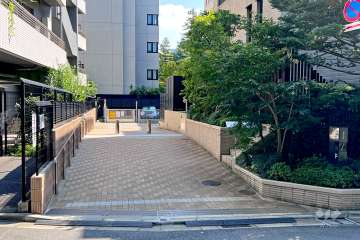 駐車場の出入口