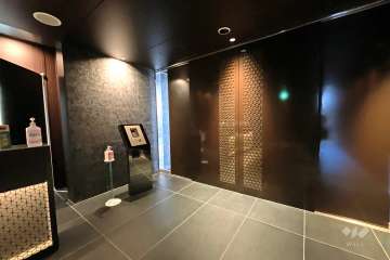 エントランスはオートロック付きです。