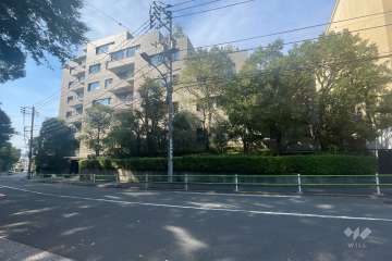 有栖川ホームズの外観(東側から)
