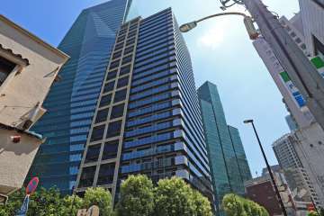 六本木グランドタワーレジデンスの外観(南西側から)