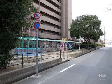 敷地北側に隣接する公園