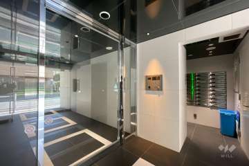 エントランスはオートロック付きです。