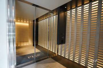 エントランスはオートロック付きです。