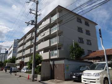サンマンション東塚口の外観（南東側から）