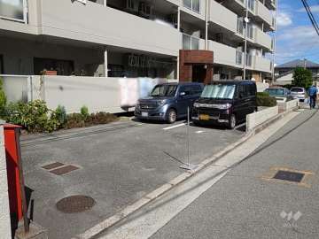 敷地内駐車場（屋外平面式）