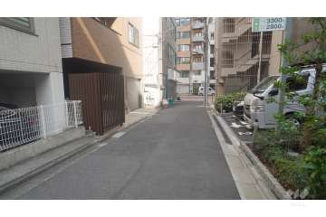 敷地北西側の前面道路