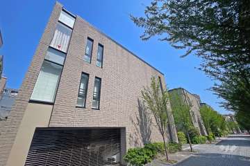 マジェス元麻布ガーデンズＤ棟の外観（西側から）