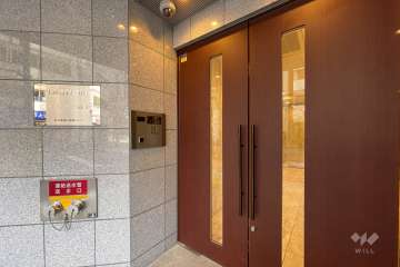 エントランスはオートロック付きです。