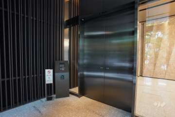 エントランスはオートロック付きです。