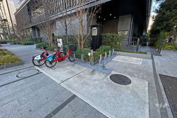 レンタル自転車置場があります。