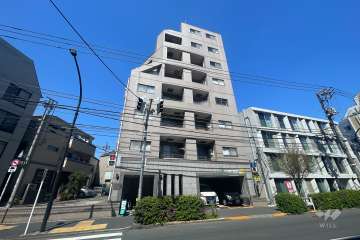 デュオスカーラ代々木上原の外観（南西側から）