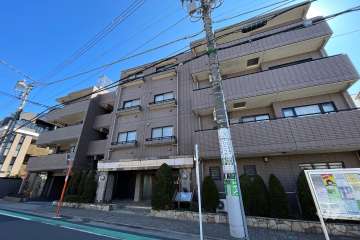 ライオンズマンション代々木上原ガーデンの外観（西側から）