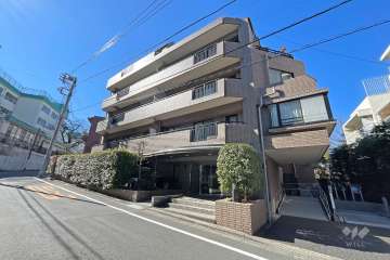 ザパームス代々木上原の外観（北東側から）