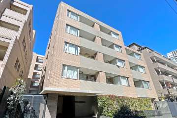 アルス代々木参宮橋コートアデリオンの外観（西側から）