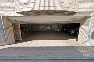 敷地内駐車場（屋内平面式）