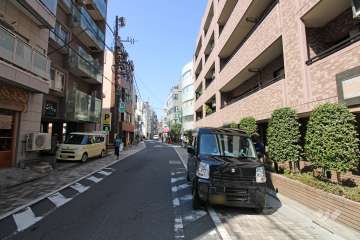 敷地南側の前面道路